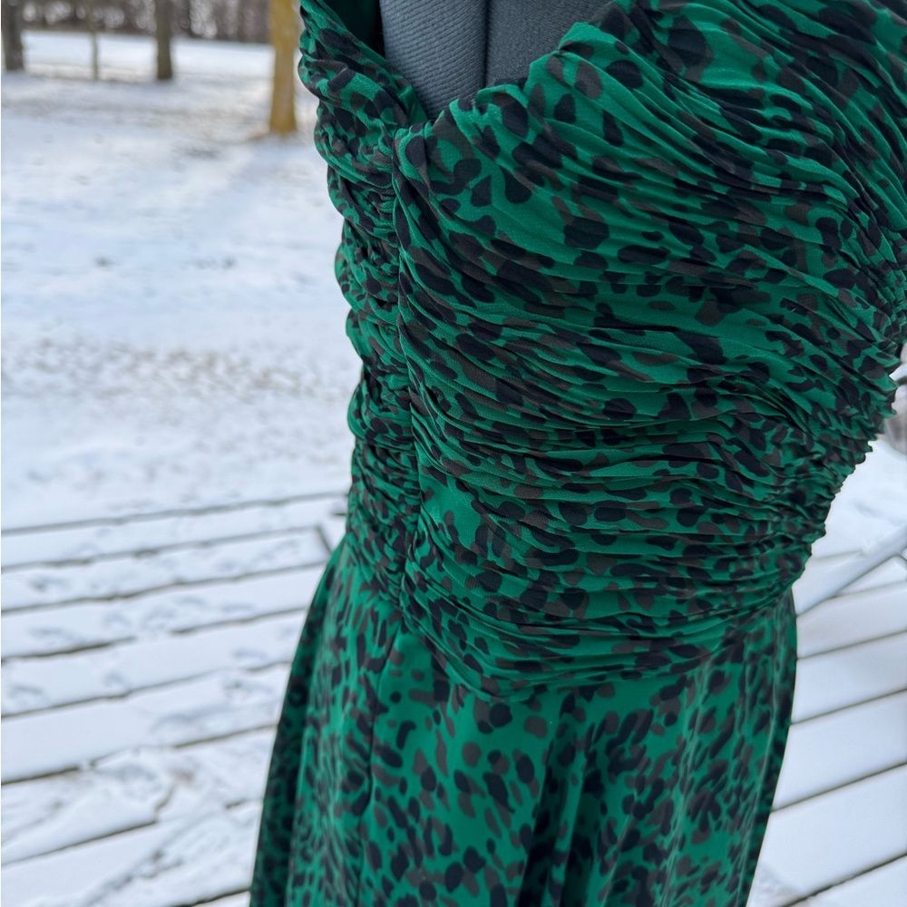 5-Halston Heritage Emerald One-Shoulder Dress - Picture 6 of 14